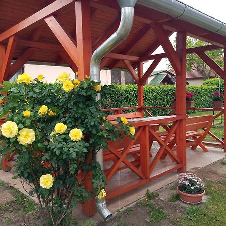 Napsugar Apartmanhaz Balatonlelle Εξωτερικό φωτογραφία