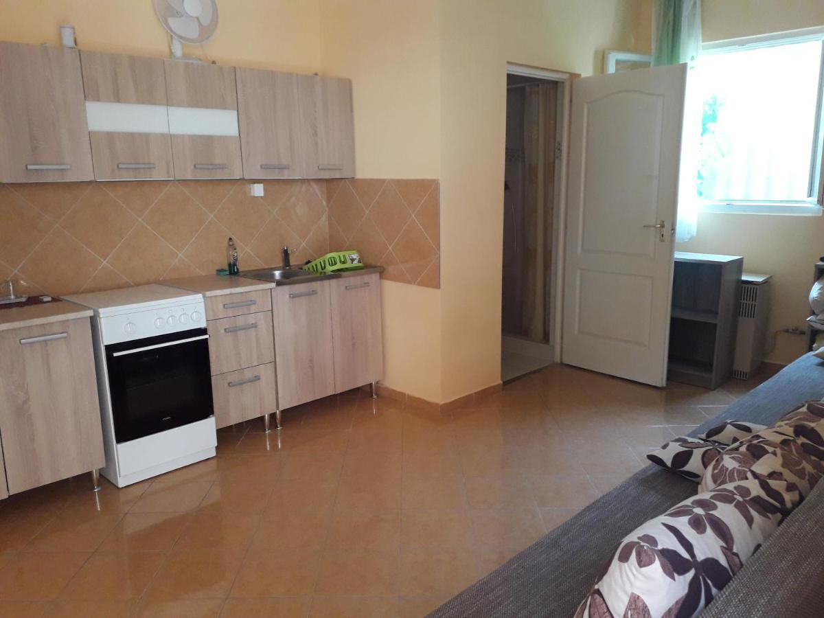 Napsugar Apartmanhaz Balatonlelle Εξωτερικό φωτογραφία