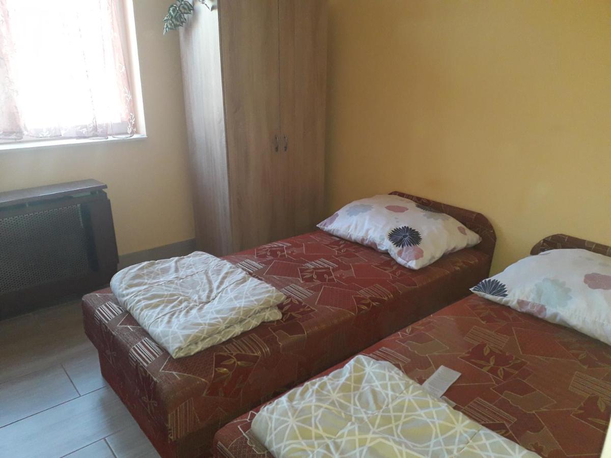 Napsugar Apartmanhaz Balatonlelle Εξωτερικό φωτογραφία