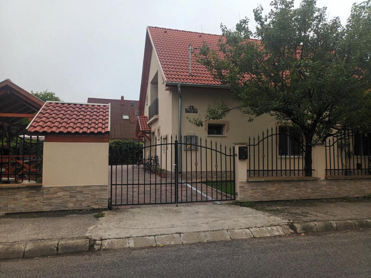 Napsugar Apartmanhaz Balatonlelle Εξωτερικό φωτογραφία