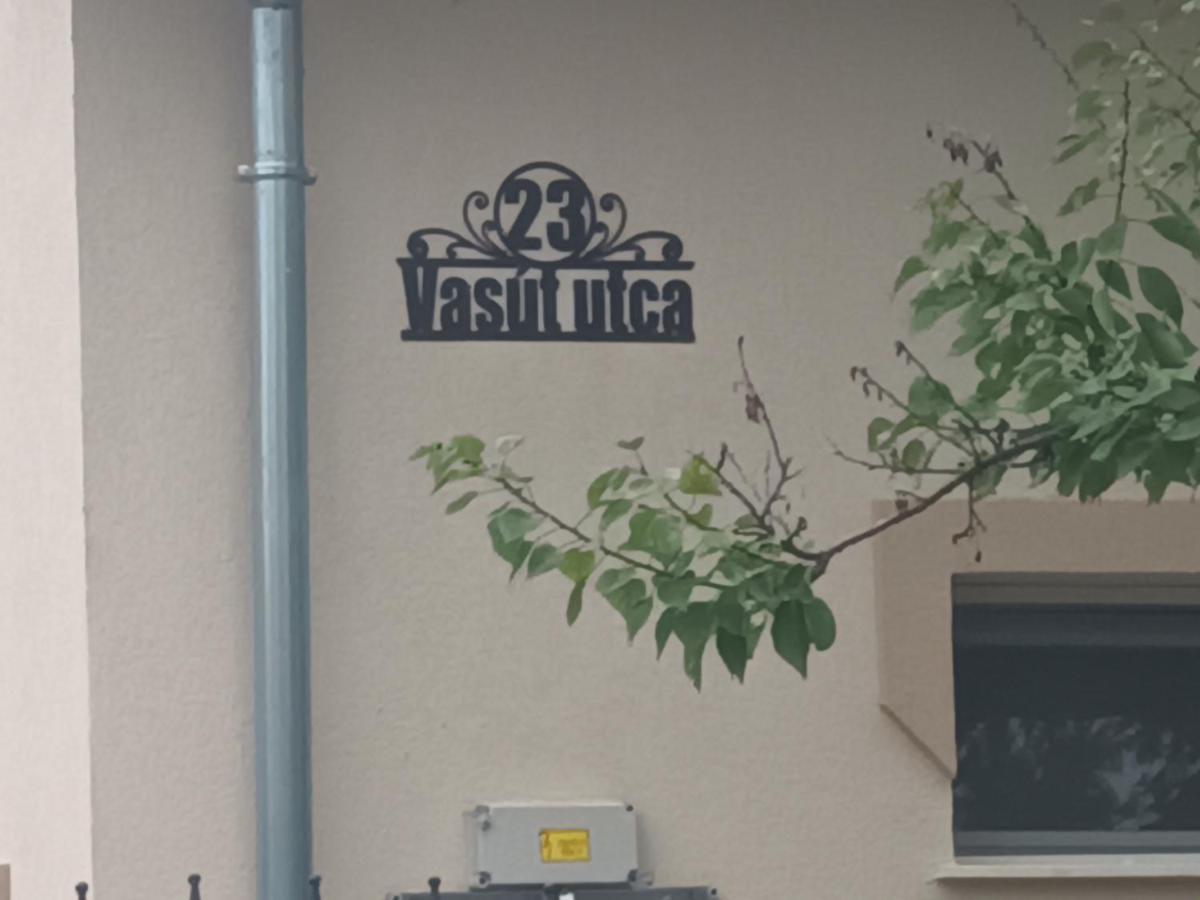 Napsugar Apartmanhaz Balatonlelle Εξωτερικό φωτογραφία