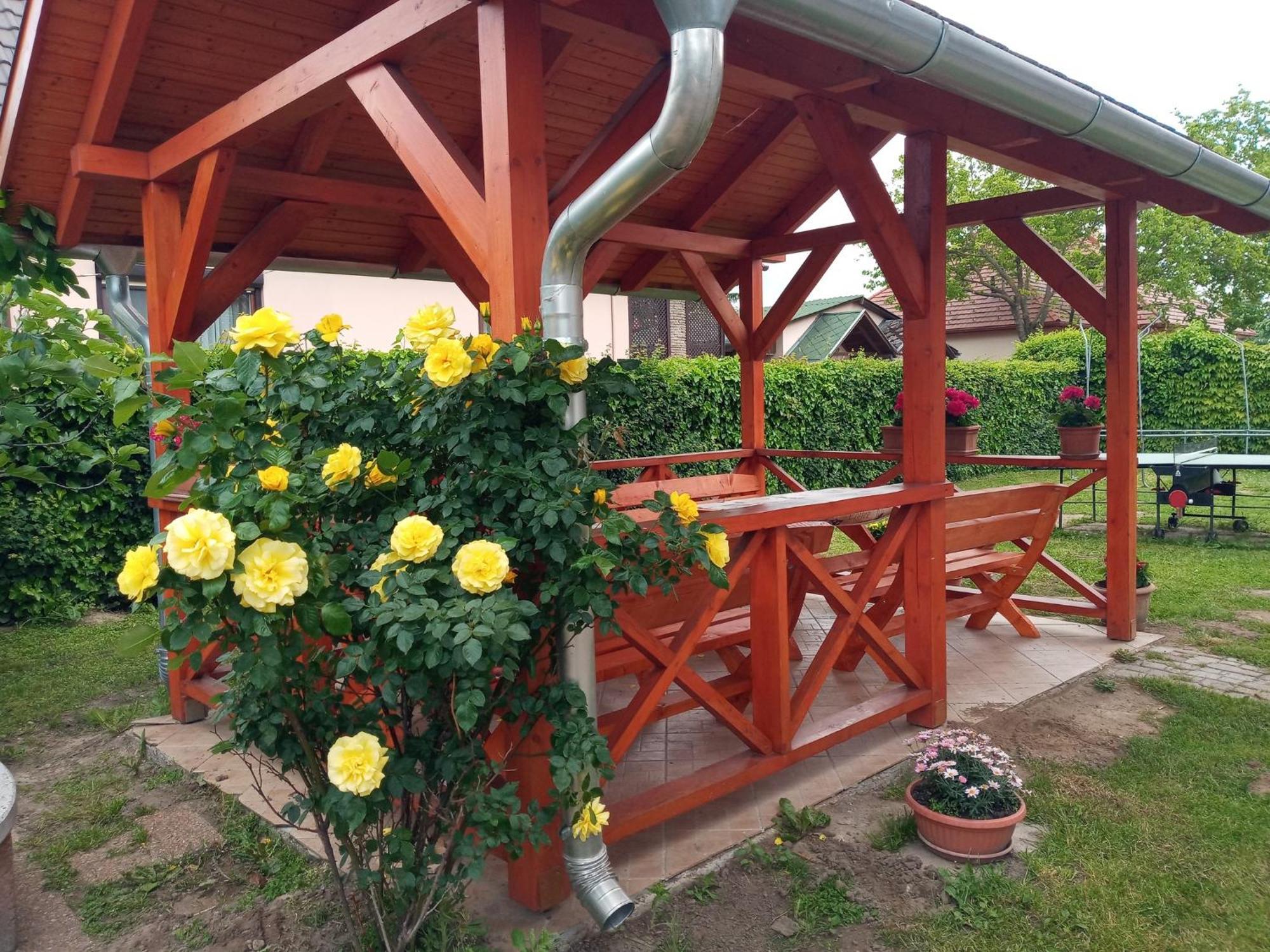 Napsugar Apartmanhaz Balatonlelle Εξωτερικό φωτογραφία