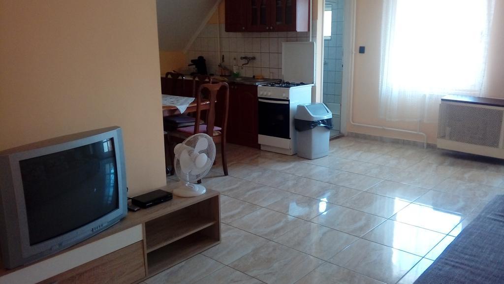 Napsugar Apartmanhaz Balatonlelle Εξωτερικό φωτογραφία